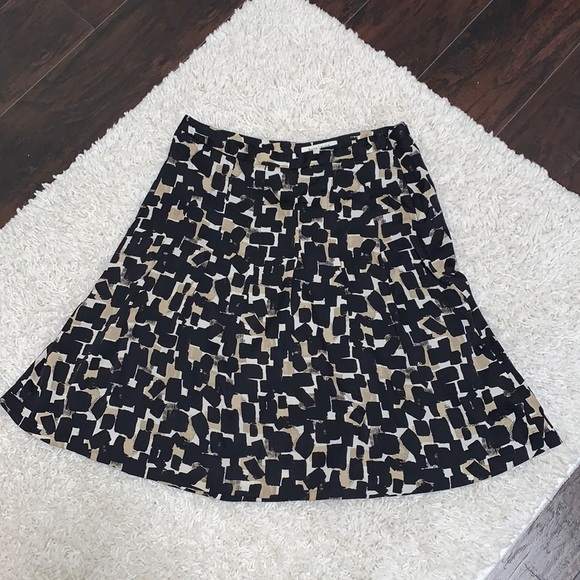 Silk Print Skirt by White House Black Market w/Side Zip Closure, sz 4 - Picture 1 of 6